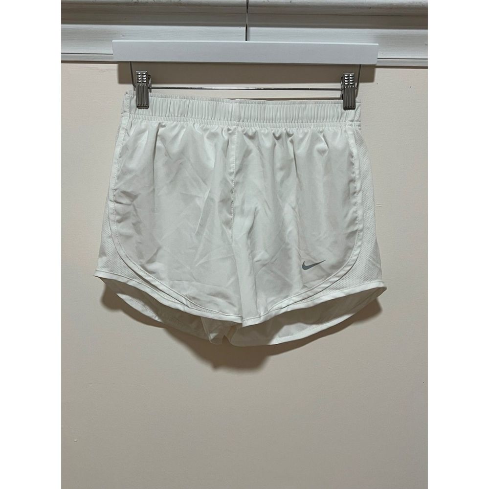 Nike Women's M White  Dri-Fit Athletic Shorts with Mesh Liner